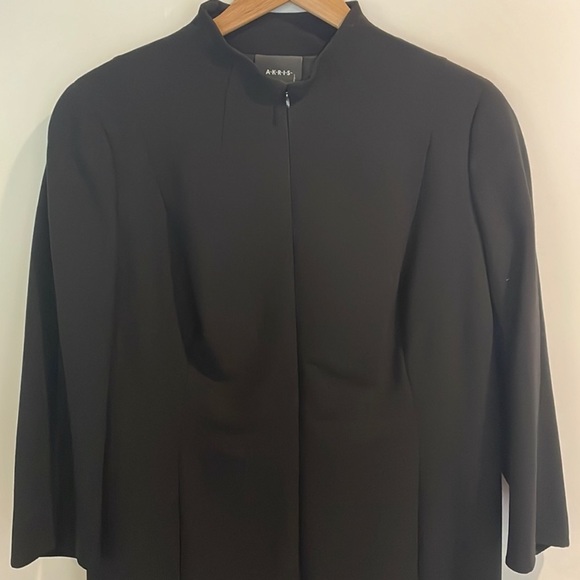 Akris long sleeve black zip front dress. Size 14. - Picture 2 of 6